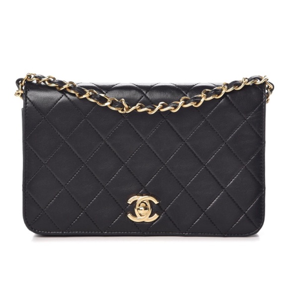 CHANEL Handbags - ❌❌❌SOLD❌❌❌ Vintage Chanel Lambskin Quilted Small